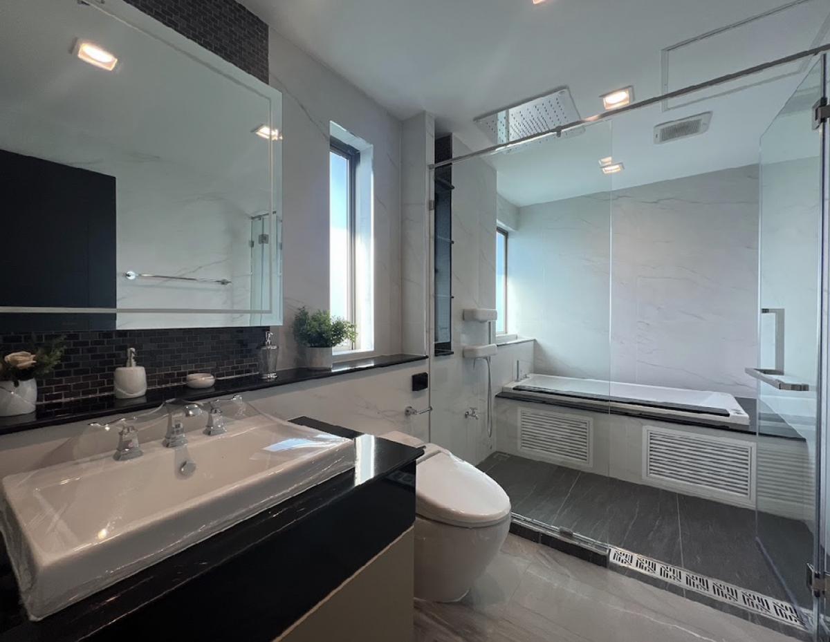 For SaleHouseLadkrabang, Suwannaphum Airport : Perfect masterpiece Rama9 5 bed 6 bath size 393 Sq.m only 55,500,000 MB contact 086-795-9997 (Jimmy)