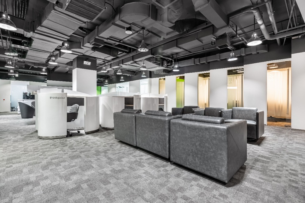 For RentRatchadapisek, Huaikwang, Suttisan : All-inclusive access to coworking space in Regus MOS Cognizant