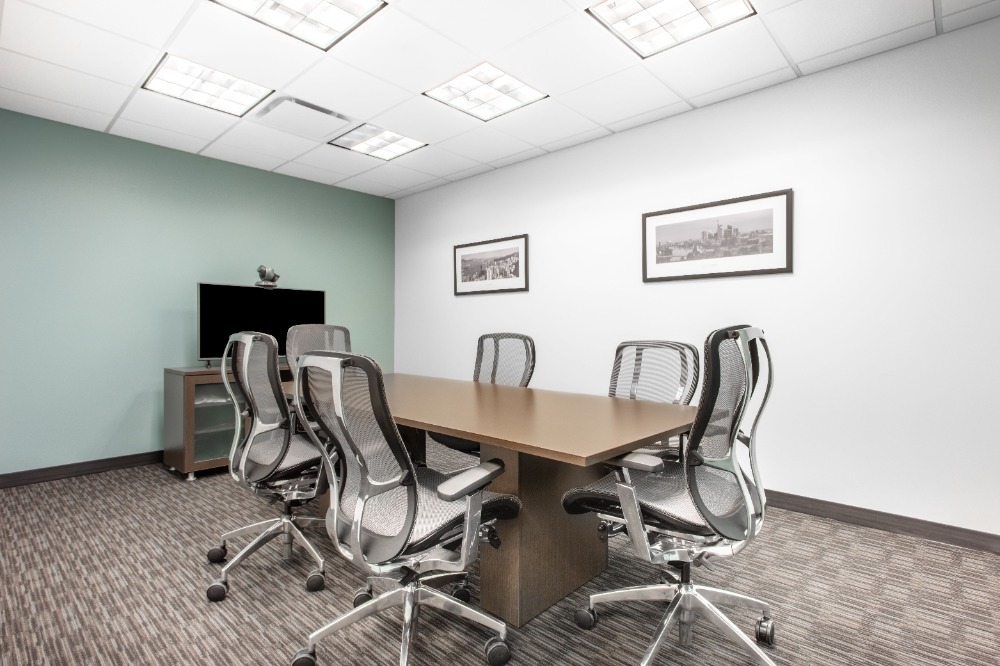 ให้เช่าสำนักงานรัชดา ห้วยขวาง : All-inclusive access to professional office space for 10 persons in Regus MOS Cognizant