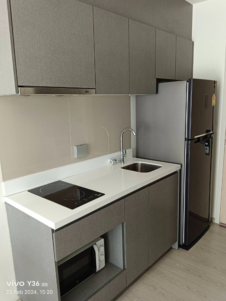 For SaleCondoRama9, Petchburi, RCA : ★Very special price at 4.6 million. Beautiful room, lower price than the market, complete common area ★Ready to move in, near food sources, very convenient transportation★ @Rhythm Asoke2