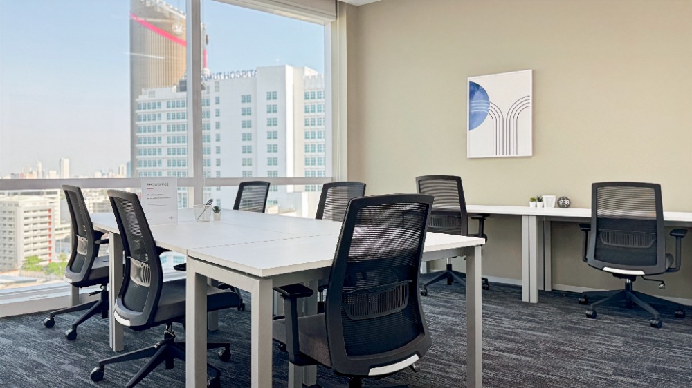 For RentRatchathewi,Phayathai : Find office space in Regus The Rice Tower for 5 persons with everything taken care of