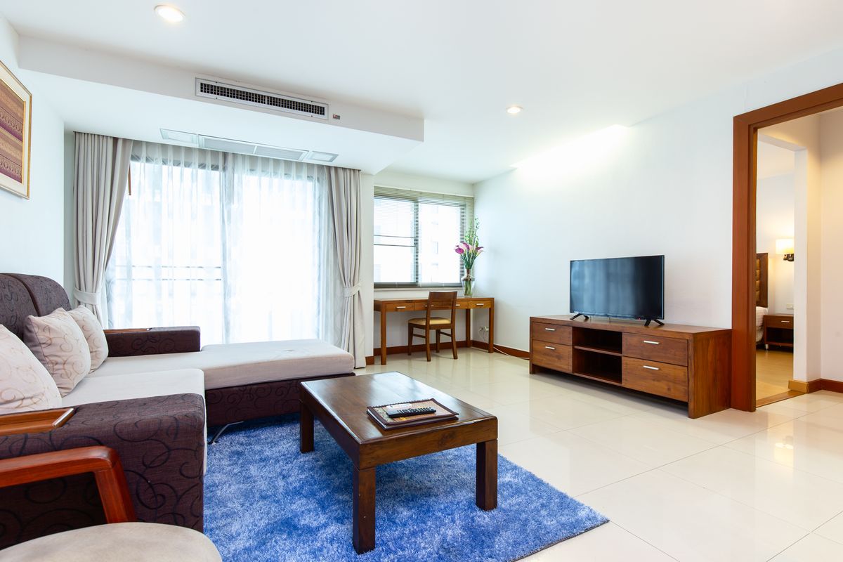 For RentBangna, Bearing, Lasalle : Residence for Rent in Bangna, Fully equipped with convenient amenities, located close to Bangkok Patana School and not far from BTS Bearing. Small pets are allowed.