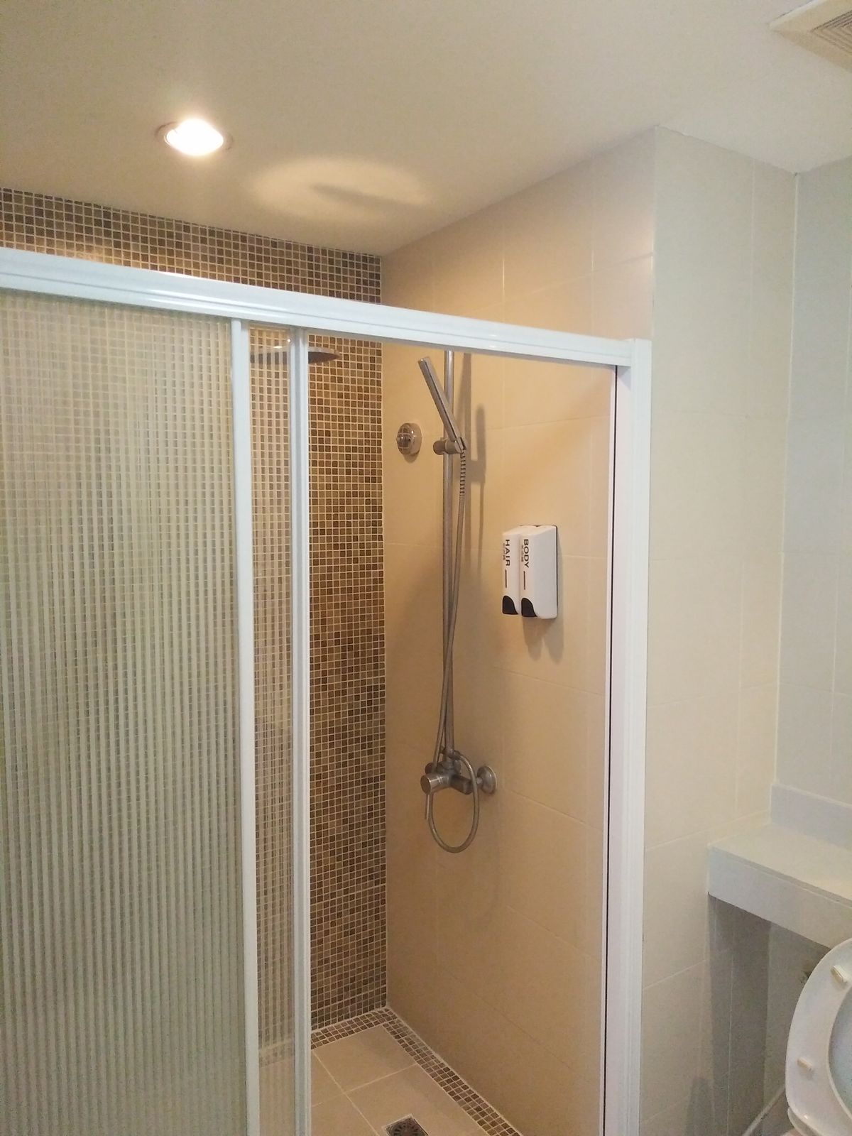 For RentBangna, Bearing, Lasalle : Residence for Rent in Bangna, Fully equipped with convenient amenities, located close to Bangkok Patana School and not far from BTS Bearing. Small pets are allowed.