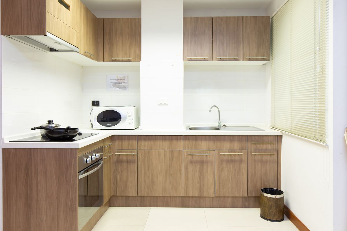 For RentBangna, Bearing, Lasalle : Residence for Rent in Bangna, Fully equipped with convenient amenities, located close to Bangkok Patana School and not far from BTS Bearing. Small pets are allowed.