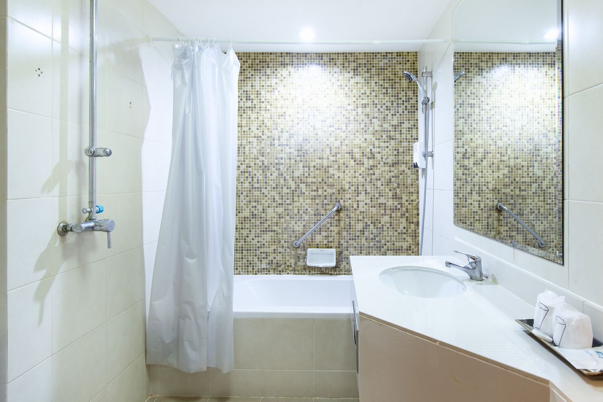 For RentBangna, Bearing, Lasalle : Residence for Rent in Bangna, Fully equipped with convenient amenities, located close to Bangkok Patana School and not far from BTS Bearing. Small pets are allowed.