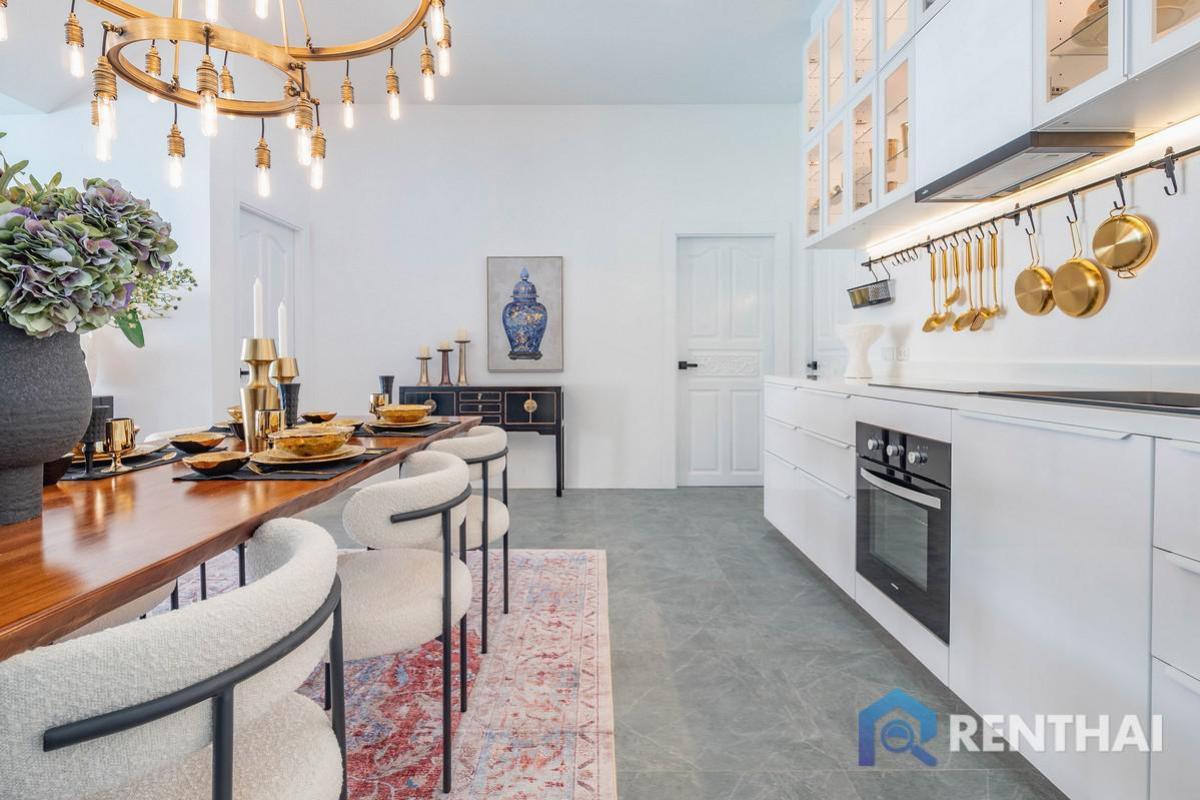 ขายพัทยา บางแสน ชลบุรี สัตหีบ : บ้านพูลวิลล่า 5 ห้องนอน ในพัทยา