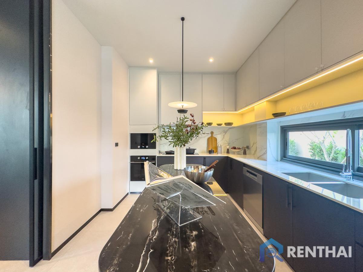 For SaleHousePattaya, Bangsaen, Chonburi : Luxury living in Pattaya