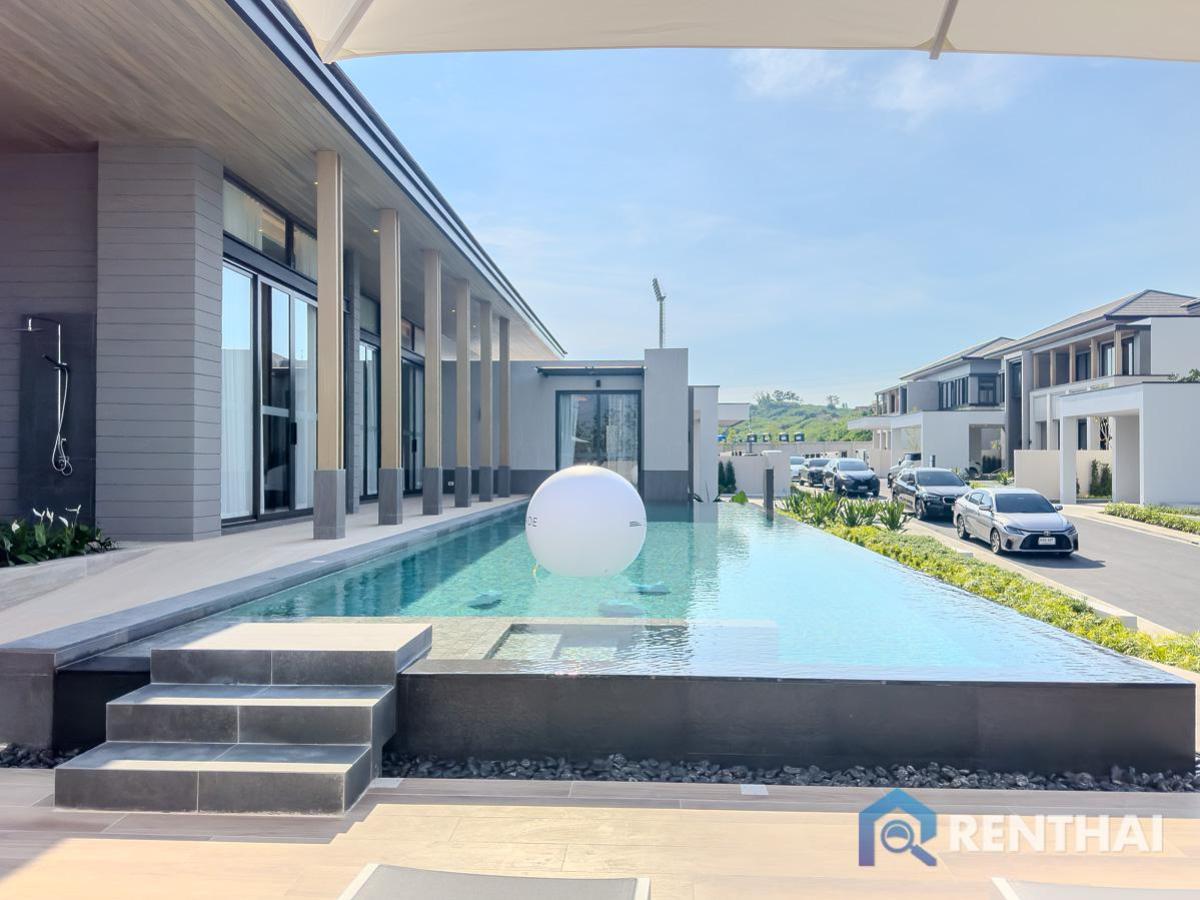 For SaleHousePattaya, Bangsaen, Chonburi : Embark on your retirement journey in Contemporary Luxury style