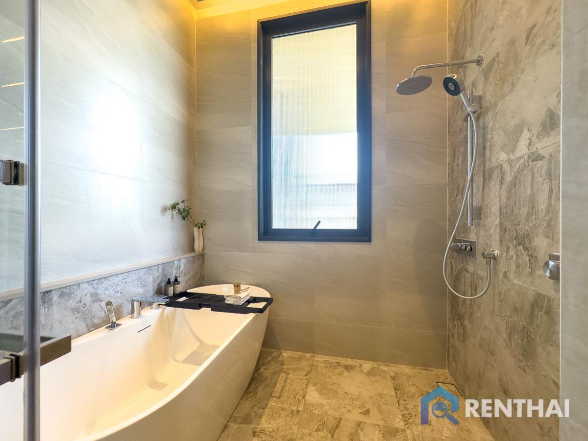 For SaleHousePattaya, Bangsaen, Chonburi : Embark on your retirement journey in Contemporary Luxury style