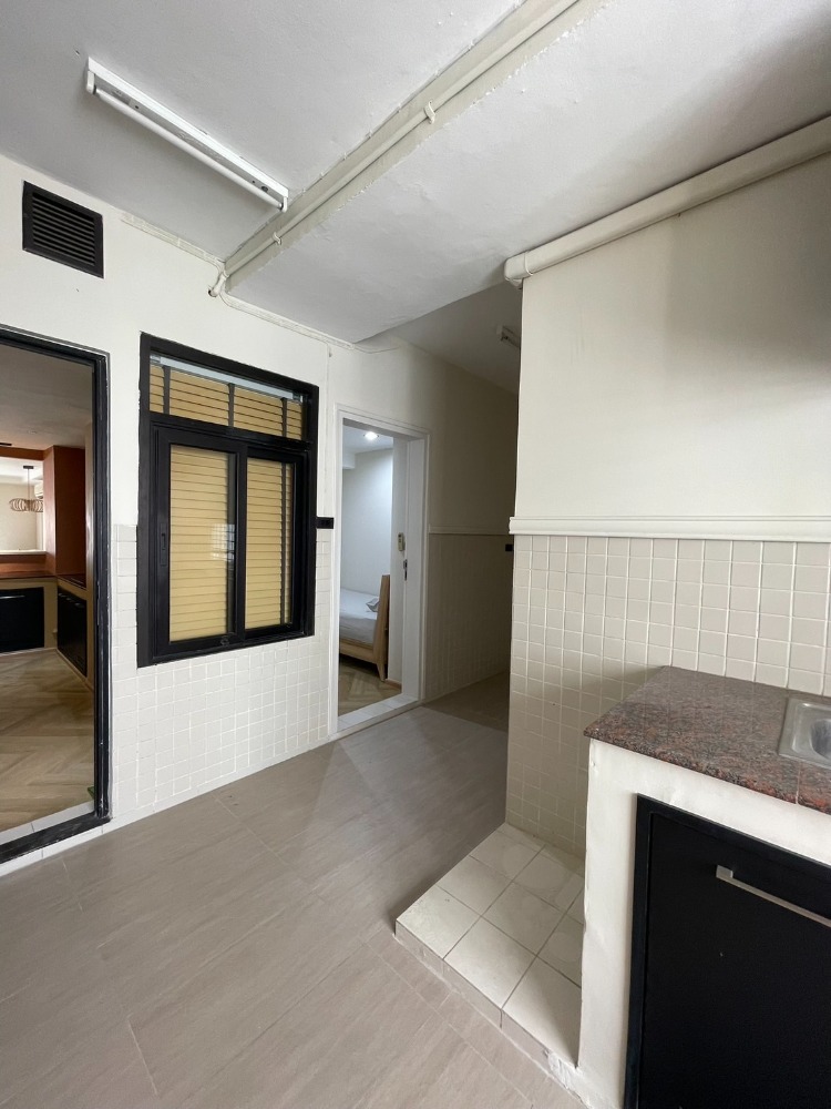 For RentCondoSathorn, Narathiwat : Baan Piya Sathorn【𝐑𝐄𝐍𝐓】🔥Condo with classic design that combines modernity with spacious space in the heart of the city🔥 Contact Line ID: @hacondo