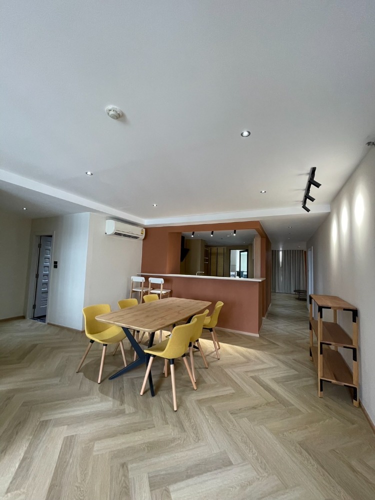 For RentCondoSathorn, Narathiwat : Baan Piya Sathorn【𝐑𝐄𝐍𝐓】🔥Condo with classic design that combines modernity with spacious space in the heart of the city🔥 Contact Line ID: @hacondo