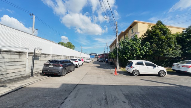 ขายทาวน์โฮมลาดกระบัง สุวรรณภูมิ : โกลเด้น ทาวน์ อ่อนนุช พัฒนาการ ทาวน์เฮาส์ สุดหรู แต่งครบ ออกแบบด้วยความใส่ใจในรายละเอียด พร้อมให้คุณได้สัมผัส ในสิ่งที่ทาวน์เฮาส์ทั่วไปไม่มี #พัฒนาการ #อ่อนนุช