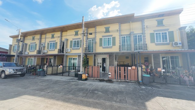 ขายทาวน์โฮมลาดกระบัง สุวรรณภูมิ : โกลเด้น ทาวน์ อ่อนนุช พัฒนาการ ทาวน์เฮาส์ สุดหรู แต่งครบ ออกแบบด้วยความใส่ใจในรายละเอียด พร้อมให้คุณได้สัมผัส ในสิ่งที่ทาวน์เฮาส์ทั่วไปไม่มี #พัฒนาการ #อ่อนนุช