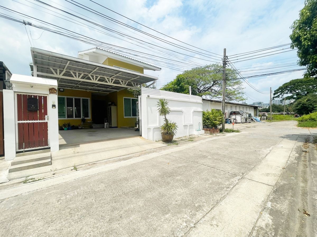 ขายบ้านวิภาวดี ดอนเมือง หลักสี่ : ขายบ้านเดี่ยวซอยวิภาวดี16 (โชคชัยร่วมมิตร) บ้านเดี่ยว 2 ชั้น ขนาด 54 ตรว. ทำเลดี สภาพใหม่ เข้าซอยไม่ลึก ใกล้ MRT รัชดาภิเษก