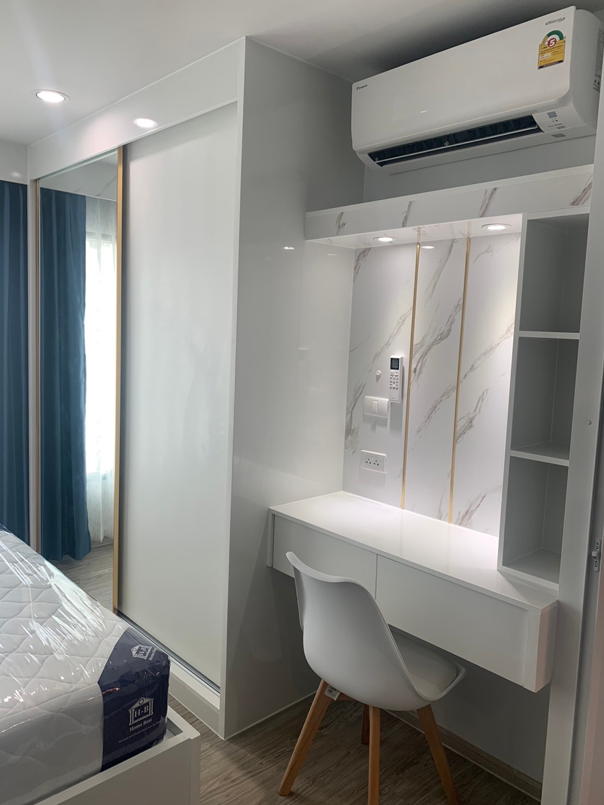 For SaleCondoRamkhamhaeng, Hua Mak : Condo for sale, Rye, Hua Mak, Building A, 5th floor, built-in, luxurious throughout the room, wide-fronted room, open view, very beautiful, selling price 1.99 million baht
