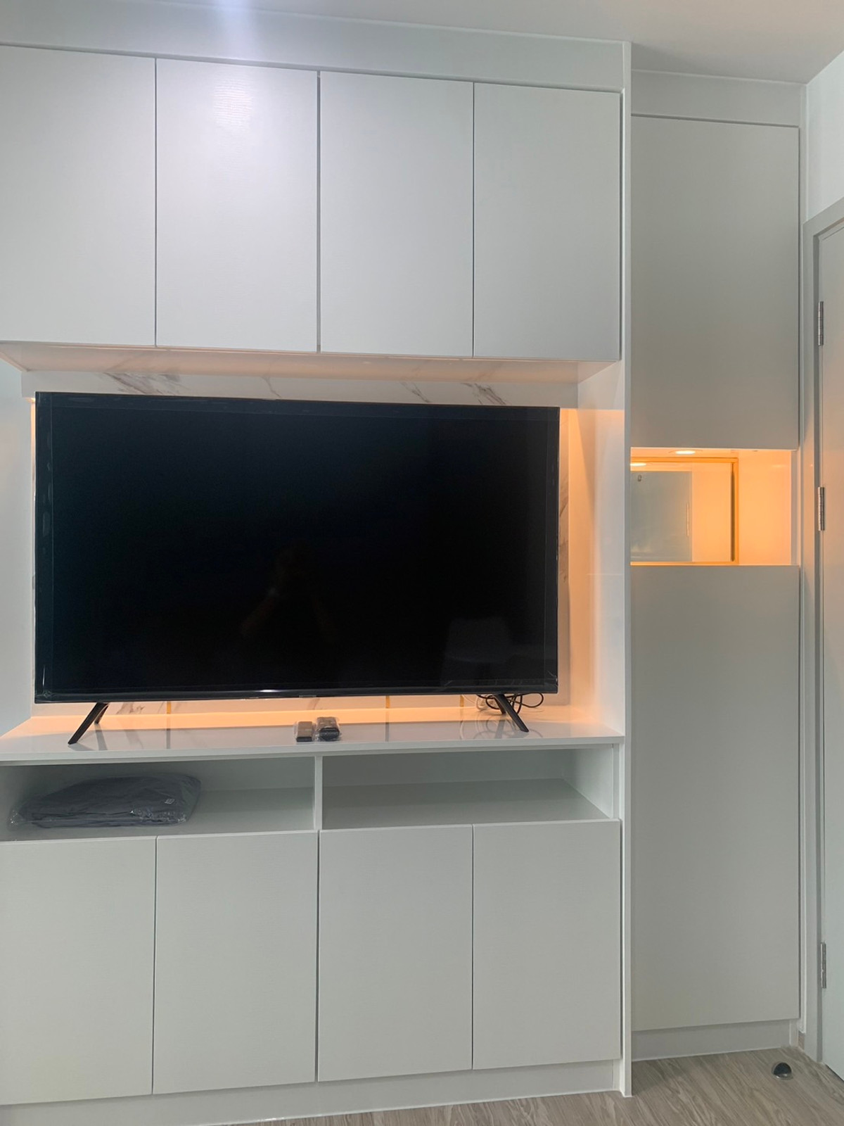 For SaleCondoRamkhamhaeng, Hua Mak : Condo for sale, Rye, Hua Mak, Building A, 5th floor, built-in, luxurious throughout the room, wide-fronted room, open view, very beautiful, selling price 1.99 million baht