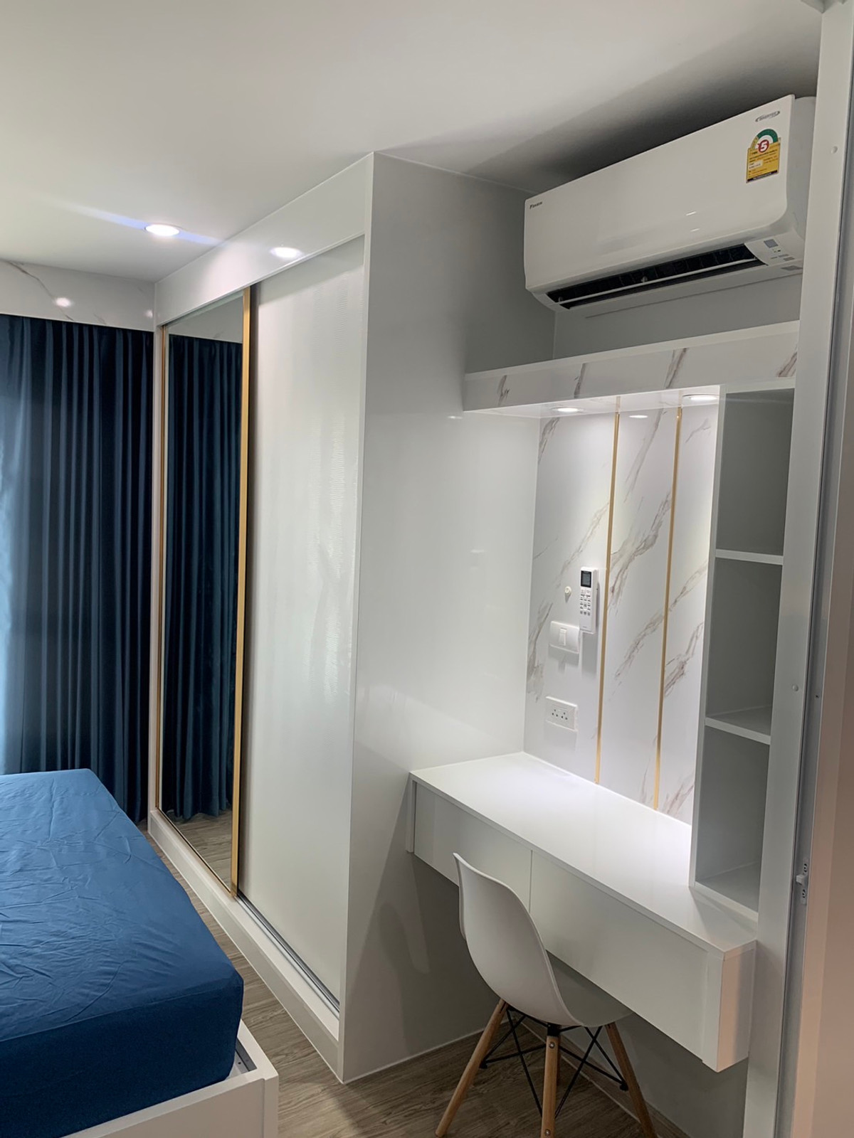 For SaleCondoRamkhamhaeng, Hua Mak : Condo for sale, Rye, Hua Mak, Building A, 5th floor, built-in, luxurious throughout the room, wide-fronted room, open view, very beautiful, selling price 1.99 million baht