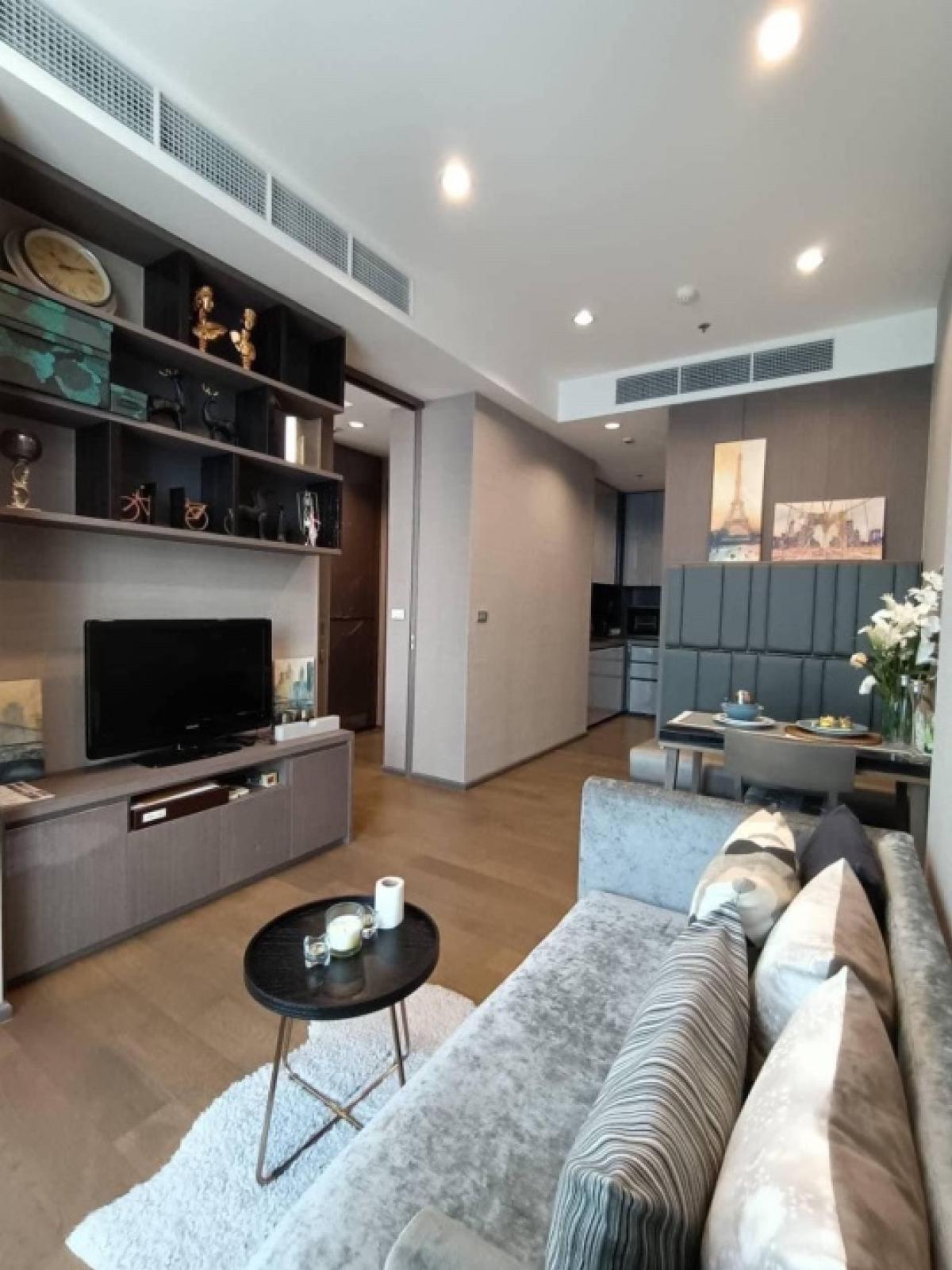 ขายคอนโดสาทร นราธิวาส : 📢👇 Sell with tenantReasonable and worth price for living or investing at Diplomat Sathorn