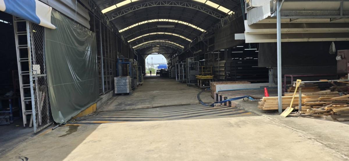 ขายโรงงานสมุทรปราการ สำโรง : Factory for sale with Factory license certification on title deeds 14-2-78 Rai (5,878 SQWA.,) on Sumut Prakarn, THAILAND.