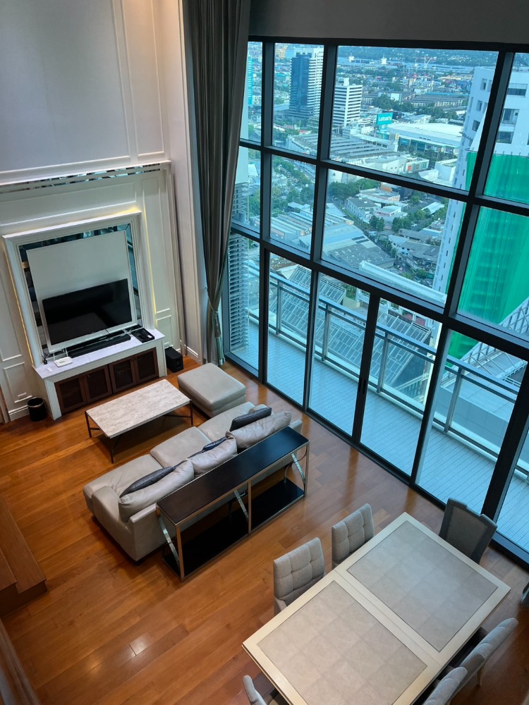 For SaleCondoSukhumvit, Asoke, Thonglor : The most beautiful view in the building!!! High floor, very beautiful room, view of the Chao Phraya River and Bang Krachao Park✨Bright 24✨3 bedrooms, 3 bathrooms, size 162.16 sq m, near BTS Phrom Phong Tel.0982645161