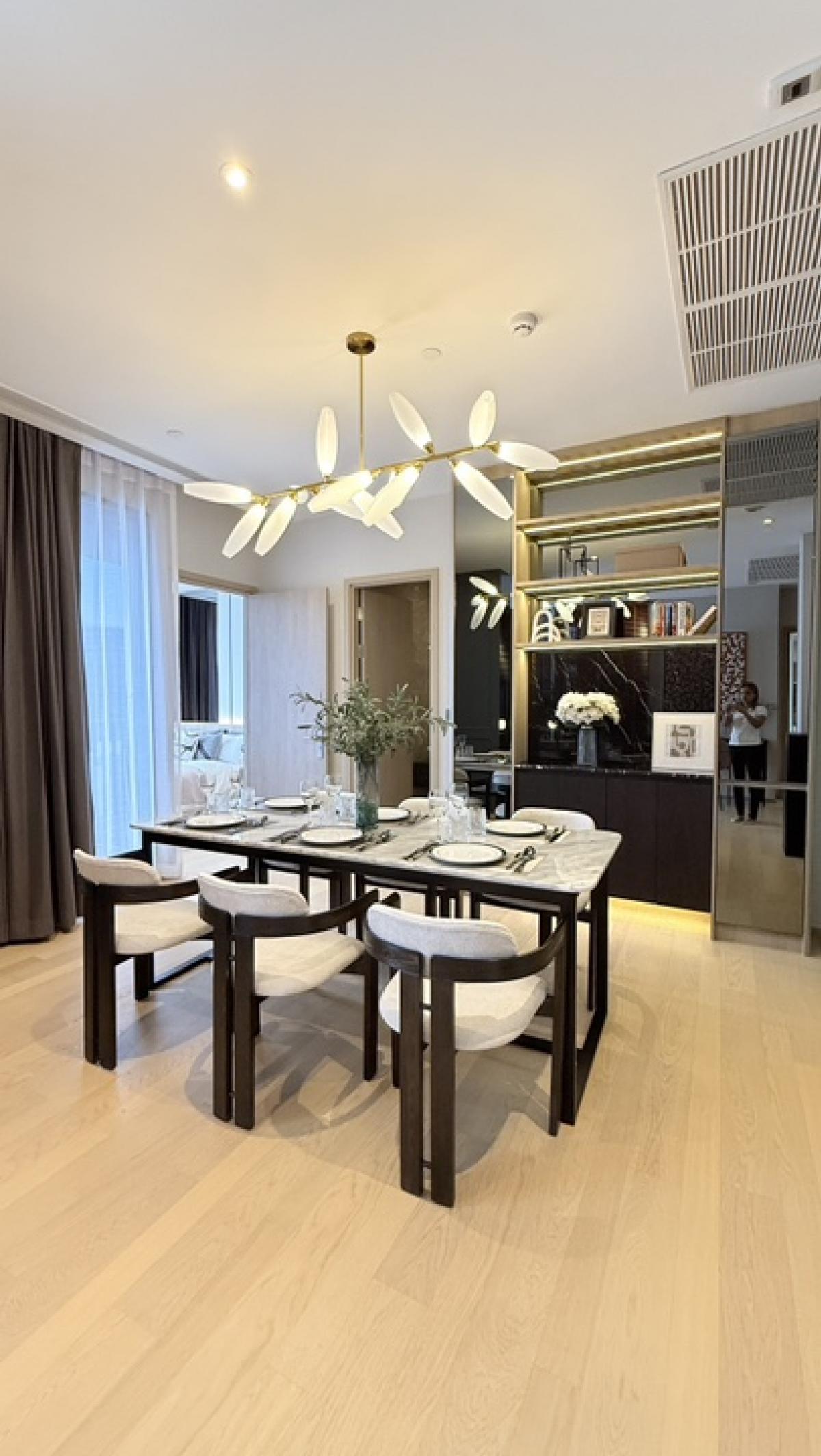 ขายคอนโดพระราม 9 เพชรบุรีตัดใหม่ RCA : 🏙️ASHTON ASOKE-RAMA 9 👉🏻2 BED COMBINE 91.94 SQ.M. 👉🏻26 ลบ.* ได้ตามภาพTHE ONE & ONLY Luxury Condo หนึ่งเดียวบนแยกอโศก-พระราม 9