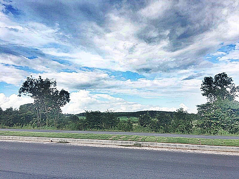 For SaleLandMukdahan : Land for sale, Mukdahan, urgent! Reduced price to 36.5 million from 44.9 million, on Chayangkun Road, near Robinson Department Store, good location, not far from Mueang Mukdahan District, convenient transportation, suitable for building a resort, dormitor