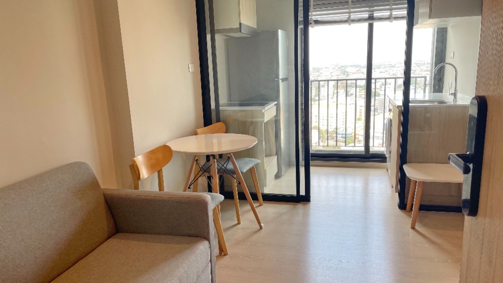 ให้เช่าคอนโดแจ้งวัฒนะ เมืองทอง : ให้เช่า NUE Noble Ngamwongwan  ห้องน้ำกั้นกระจกแล้ว มีเครื่องซักผ้า