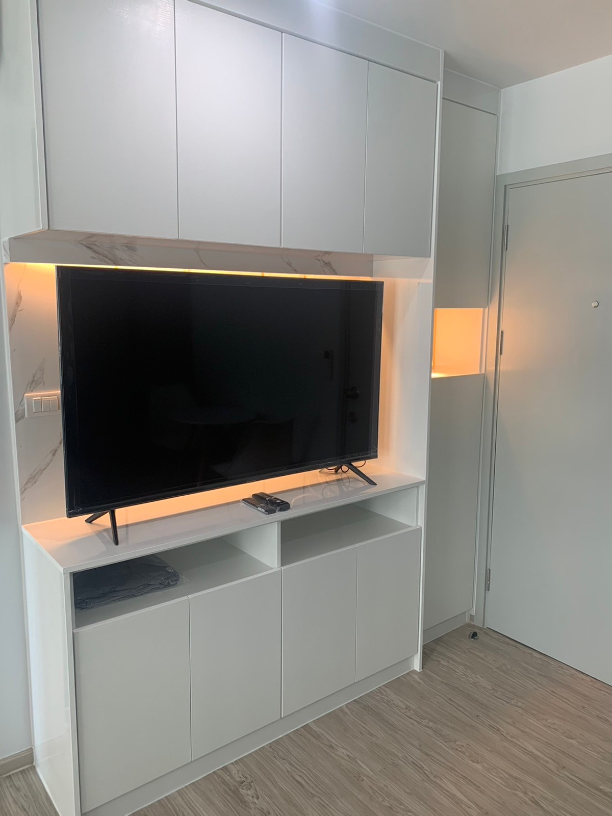 For SaleCondoRamkhamhaeng, Hua Mak : Condo for sale, Rye, Hua Mak, Building A, 5th floor, built-in, luxurious throughout the room, wide-fronted room, open view, very beautiful, selling price 1.99 million baht