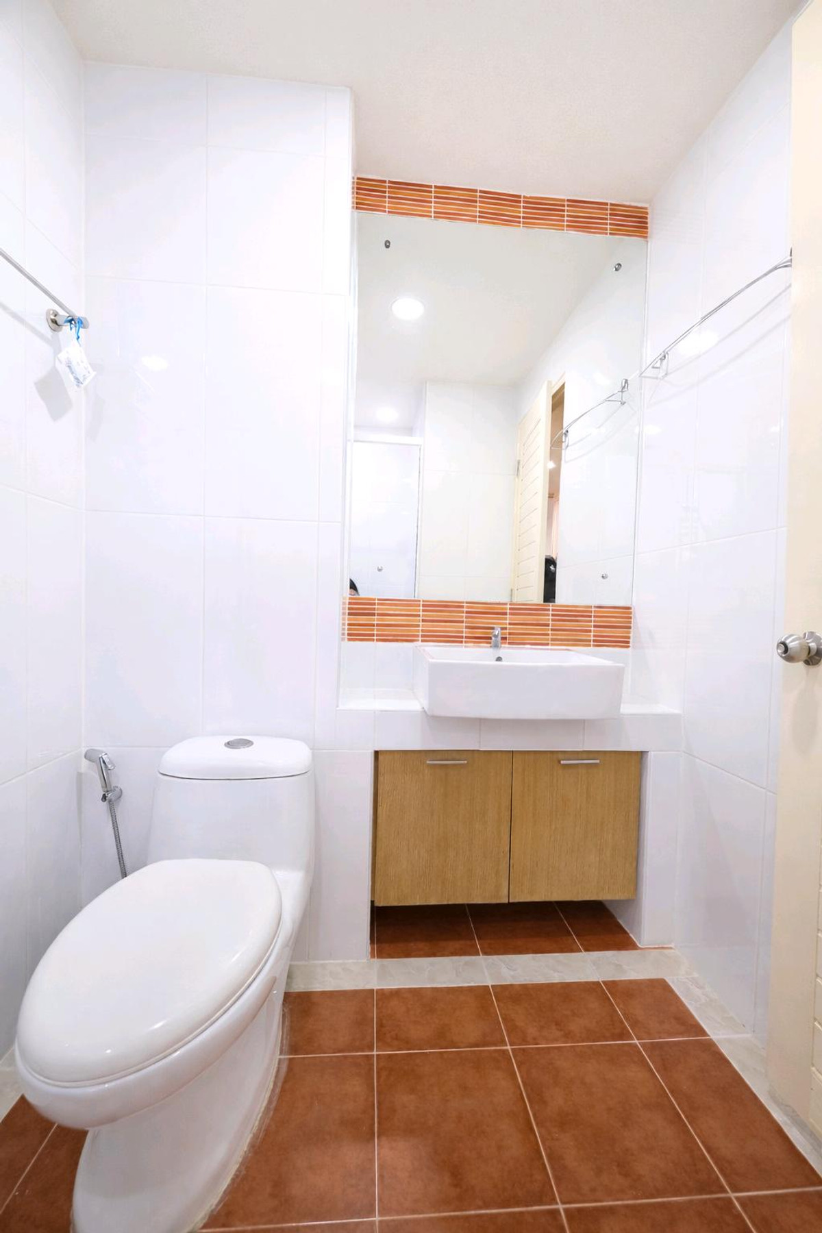 For SaleCondoOnnut, Udomsuk : 🌷Here it is, end of month with the cutest room🌷 Installment starts at only 7,xxx baht🌈Fully furnished, just bring your bags and youre ready to move in🏠