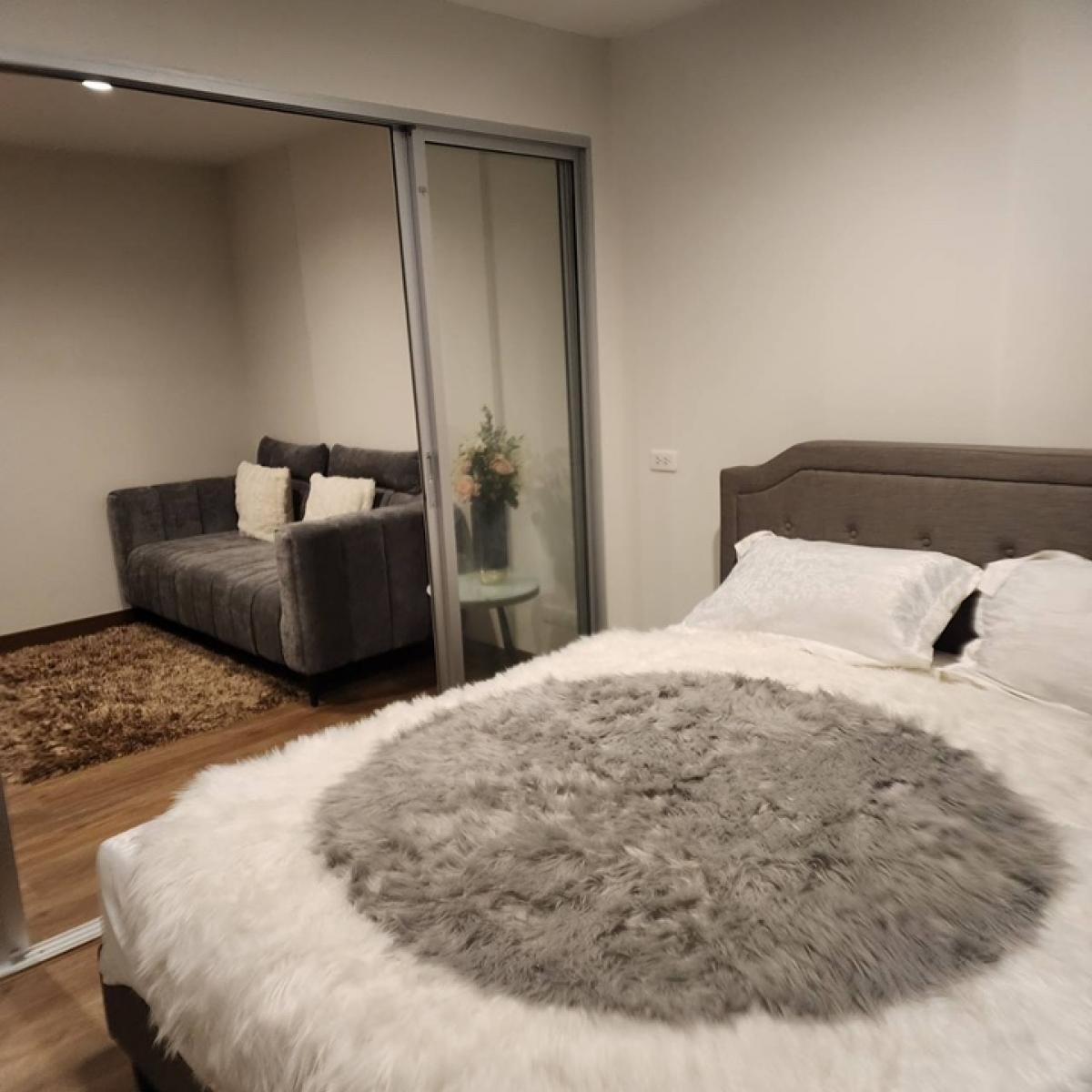 ให้เช่าคอนโดนนทบุรี บางใหญ่ บางบัวทอง : ให้เช่า📌📌D condo รัตนาธิเบศร์ ใกล้ MRT ไทรม้า ,ท่าอิฐ  ห้องแต่งครบ ชั้น 6 วิว โล่ง📌📌 ราคาถูกพิเศษรายละเอียดคอนโด แบบ 1 ห้องนอน 1 ห้องน้ำ 1 ห้องครัวแบบ เปิด ขนาดพื้นที่ 28 ตรม.ชั้น 6 ตึก B ค่าเช่า  8,500 บาท/เดือน มัดจำ 2 เดือน /ล่วงหน้า 1 เดือน เฟอร์นิเจอ