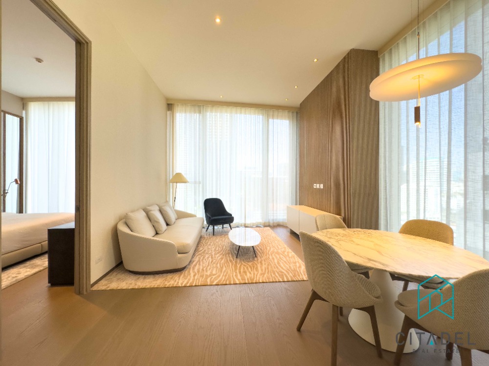 For RentCondoWitthayu, Chidlom, Langsuan, Ploenchit : Scope Langsuan - Ultimate Class 1 Bed Unit for Rent!