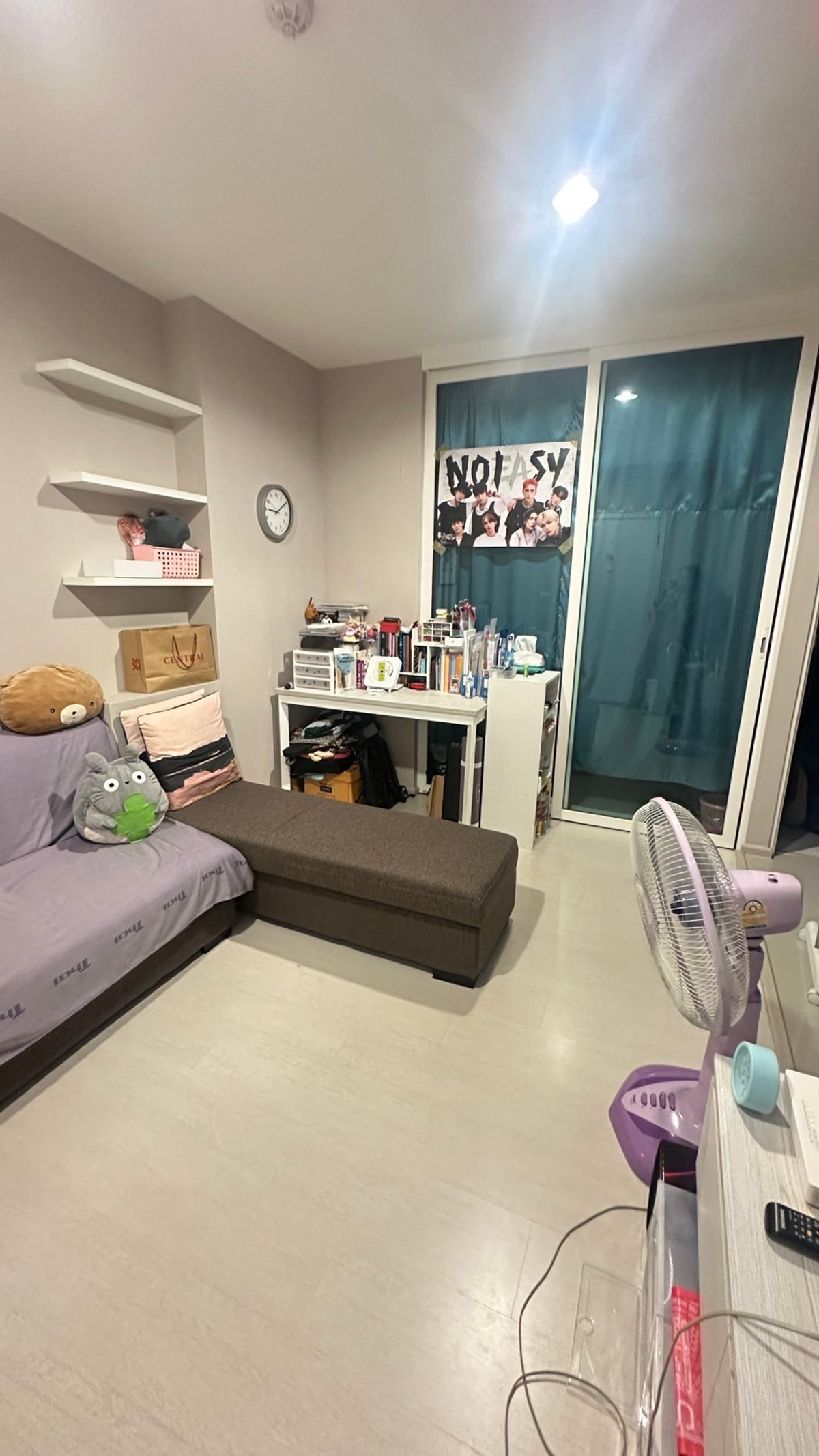 เช่า / ขาย คอนโด Aspire Erawan ( One Bed Plus ) 2 ห้องนอน ไม่เคยปล่อยเช่า เฟอร์นิเจอร์ครบๆ ลมดี ไม่มีตึกบัง ติดBTSเอราวัณ / โทร 099-149-5164 Loading...