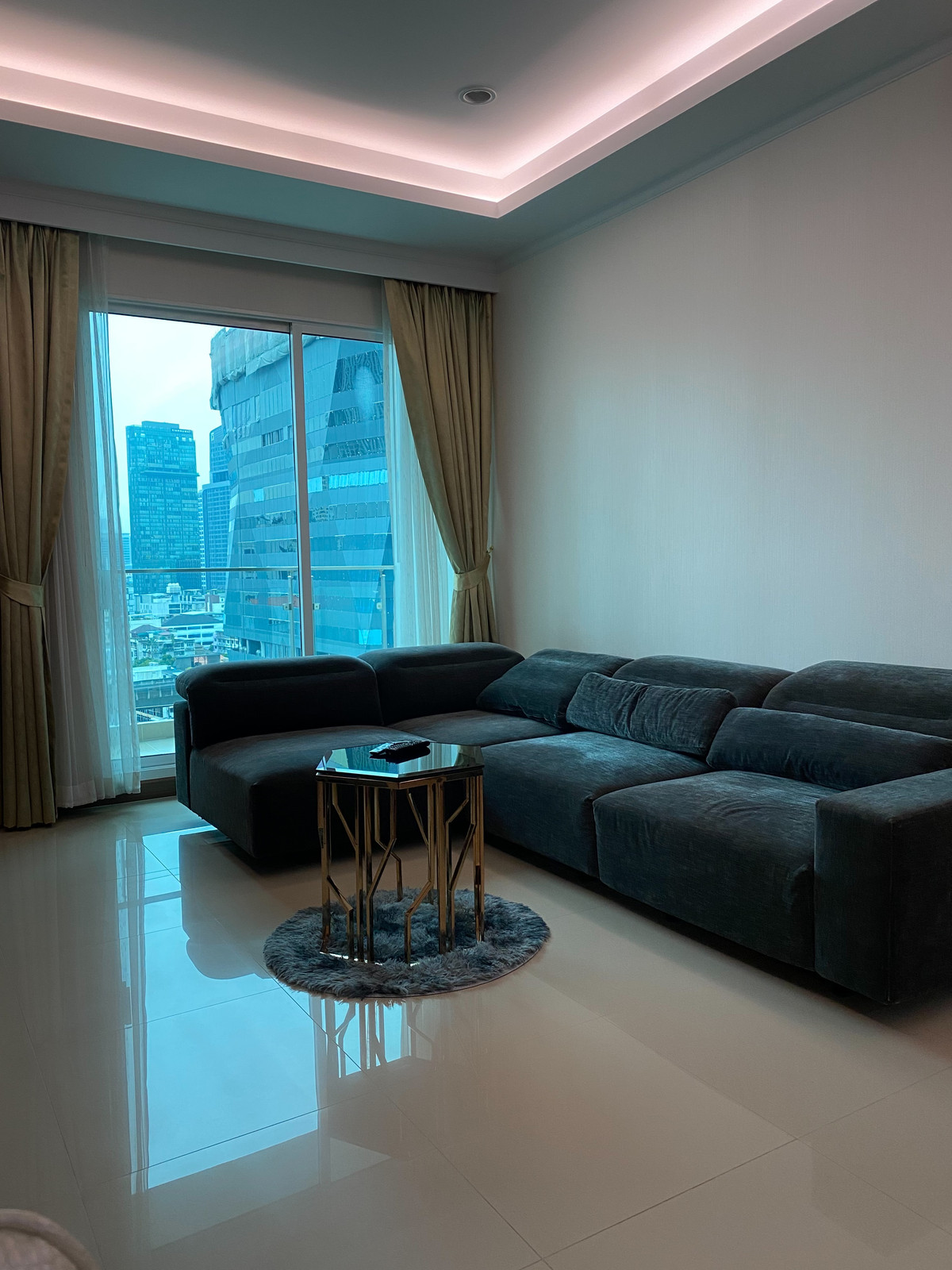 ให้เช่าคอนโดราชเทวี พญาไท : ปล่อยเช่าครับ Supalai Elite Phayathai ห้องไซส์ใหญ่หายาก 2 ห้องนอน 2 ห้องน้ำ ขนาด 94 ตรม. ชั้น 14 ใครที่มองหาคอนโดที่อยู่แล้วไม่รู้สึกอึดอัด เหมือนอยู่บ้านแต่ได้ความสะดวกใจกลางเมือง ห้องนี้คือคำตอบครับ