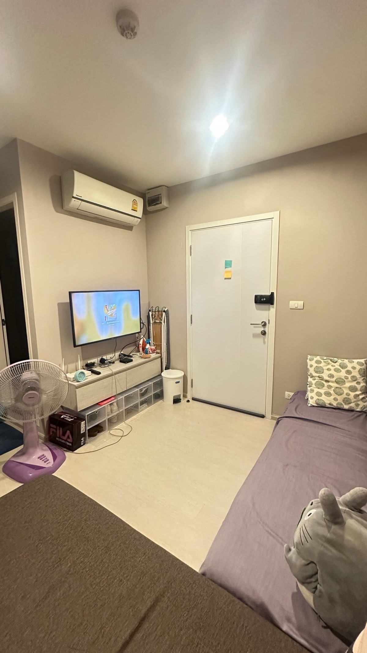 เช่า / ขาย คอนโด Aspire Erawan ( One Bed Plus ) 2 ห้องนอน ไม่เคยปล่อยเช่า เฟอร์นิเจอร์ครบๆ ลมดี ไม่มีตึกบัง ติดBTSเอราวัณ / โทร 099-149-5164 Loading...