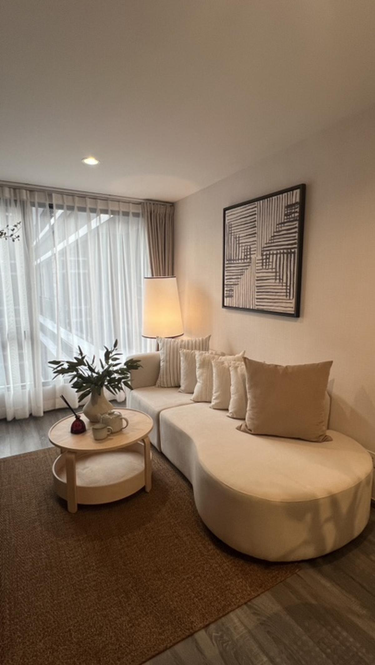 For SaleCondoSukhumvit, Asoke, Thonglor : Beautiful room, fully furnished, free built-in, 2 bedrooms, 2 parking spaces, free transfer fee, BTS Ekkamai 600 M.