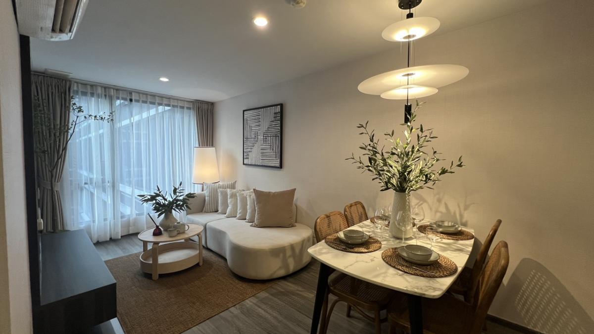 For SaleCondoSukhumvit, Asoke, Thonglor : Beautiful room, fully furnished, free built-in, 2 bedrooms, 2 parking spaces, free transfer fee, BTS Ekkamai 600 M.