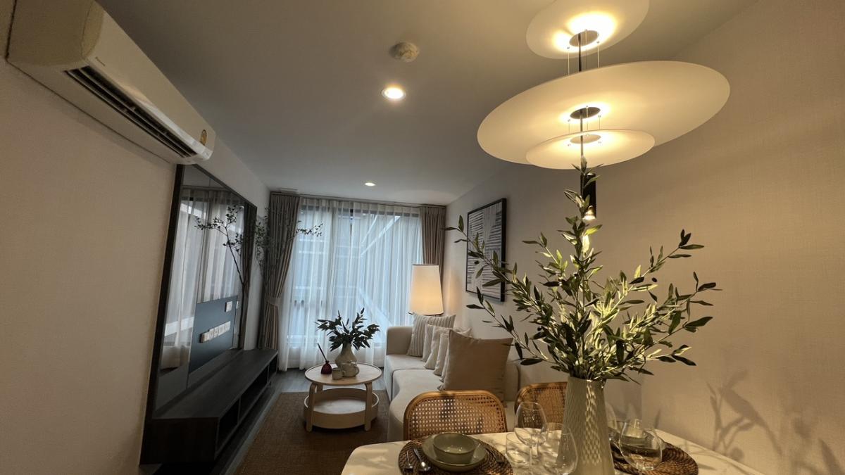 For SaleCondoSukhumvit, Asoke, Thonglor : Beautiful room, fully furnished, free built-in, 2 bedrooms, 2 parking spaces, free transfer fee, BTS Ekkamai 600 M.