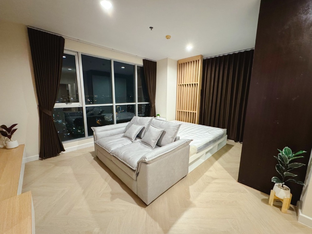 For SaleCondoLadprao, Central Ladprao : Urgent sale! 🔥 Life@Ladprao 18🔥 Condo in a great location, very beautiful room, newly renovated, 2 large bedrooms, dont miss it!