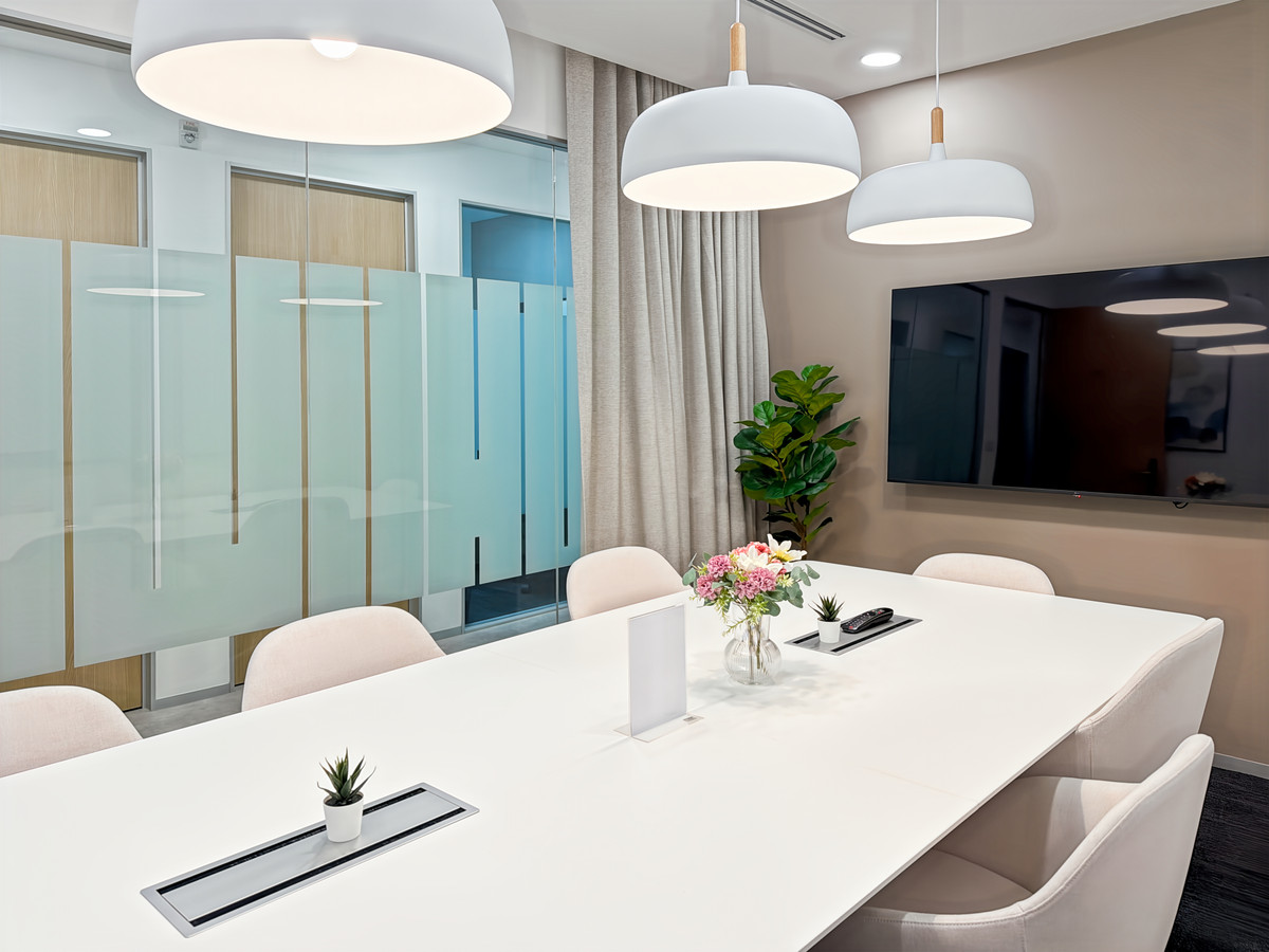 For RentOfficeSapankwai,Jatujak : Move into ready-to-use open plan office space for 10 persons in Regus Rasa One Tower