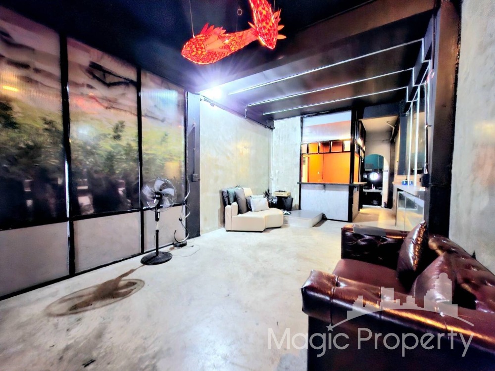 For RentTownhomeSilom, Saladaeng, Bangrak : 5 Bedroom Townhouse For Rent in Silom soi 3, Bang Rak, Bangkok