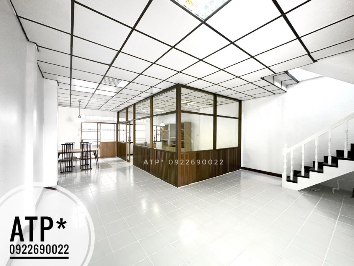 For RentTownhomeRamkhamhaeng, Hua Mak : **RENT** Townhouse near ABAC Ramkhamhaeng Huamak 27sqw/2FL/3BR/3BH/4AC/1Parking