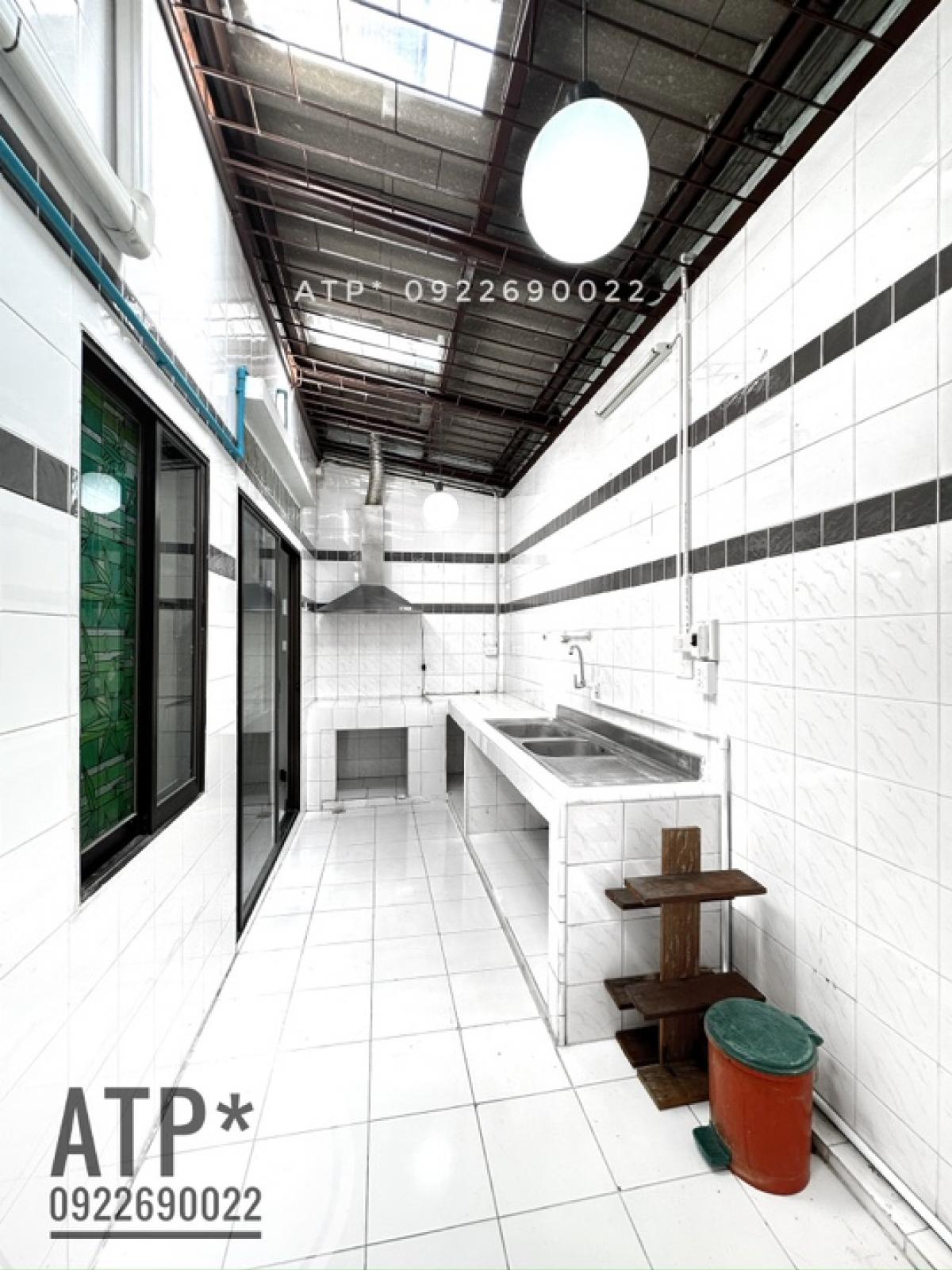 For RentTownhomeRamkhamhaeng, Hua Mak : **RENT** Townhouse near ABAC Ramkhamhaeng Huamak 27sqw/2FL/3BR/3BH/4AC/1Parking