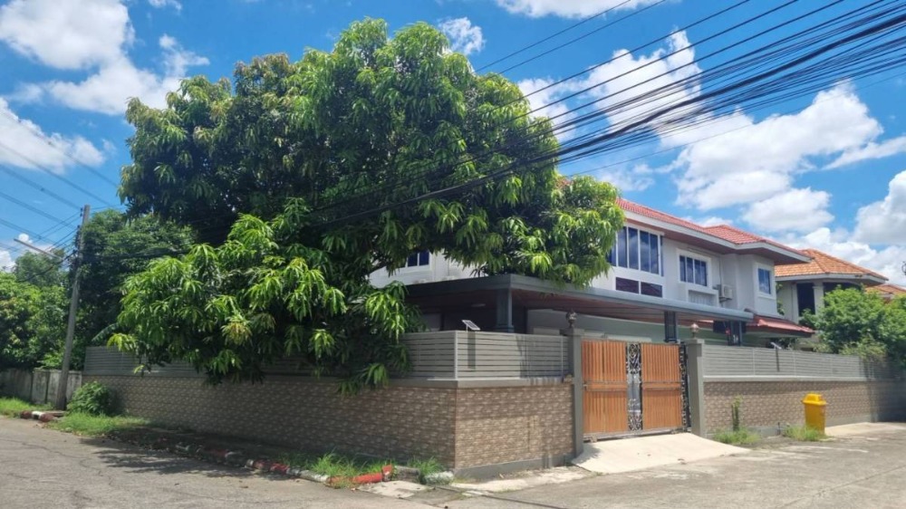 For RentHouseNonthaburi, Bang Yai, Bangbuathong : 5 bedroom detached house near Sarasas Bangbuathong School, newly renovated, fully furnished, over 600 sq m., available for rent