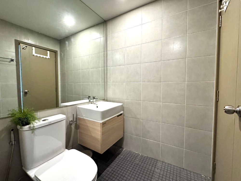 For RentCondoBangna, Bearing, Lasalle : For Rent IDEO O2 BANGNA River View bts Bangna 300m. near Bitec Bangna**LINE OA: @751paggb / TEL: 0863649888