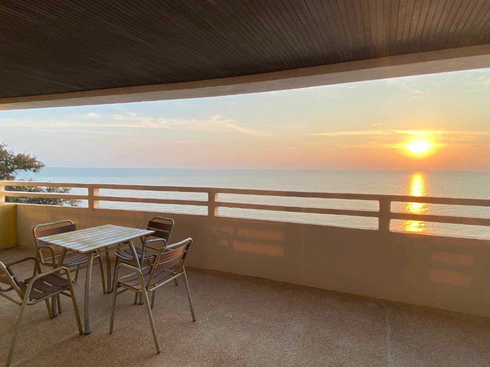 For SaleCondoCha-am Phetchaburi : 📌For Sale !!🔥Luxury condo, Cha-am beach view 💥Cha-am Grand Condotel, large room for sale, cheap, special price✅