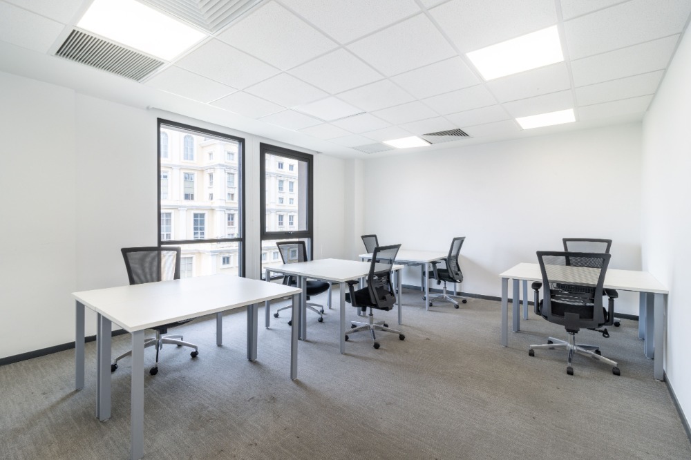 ให้เช่าสยาม จุฬา สามย่าน : Fully serviced private office space for you and your team in Spaces Chamchuri Square