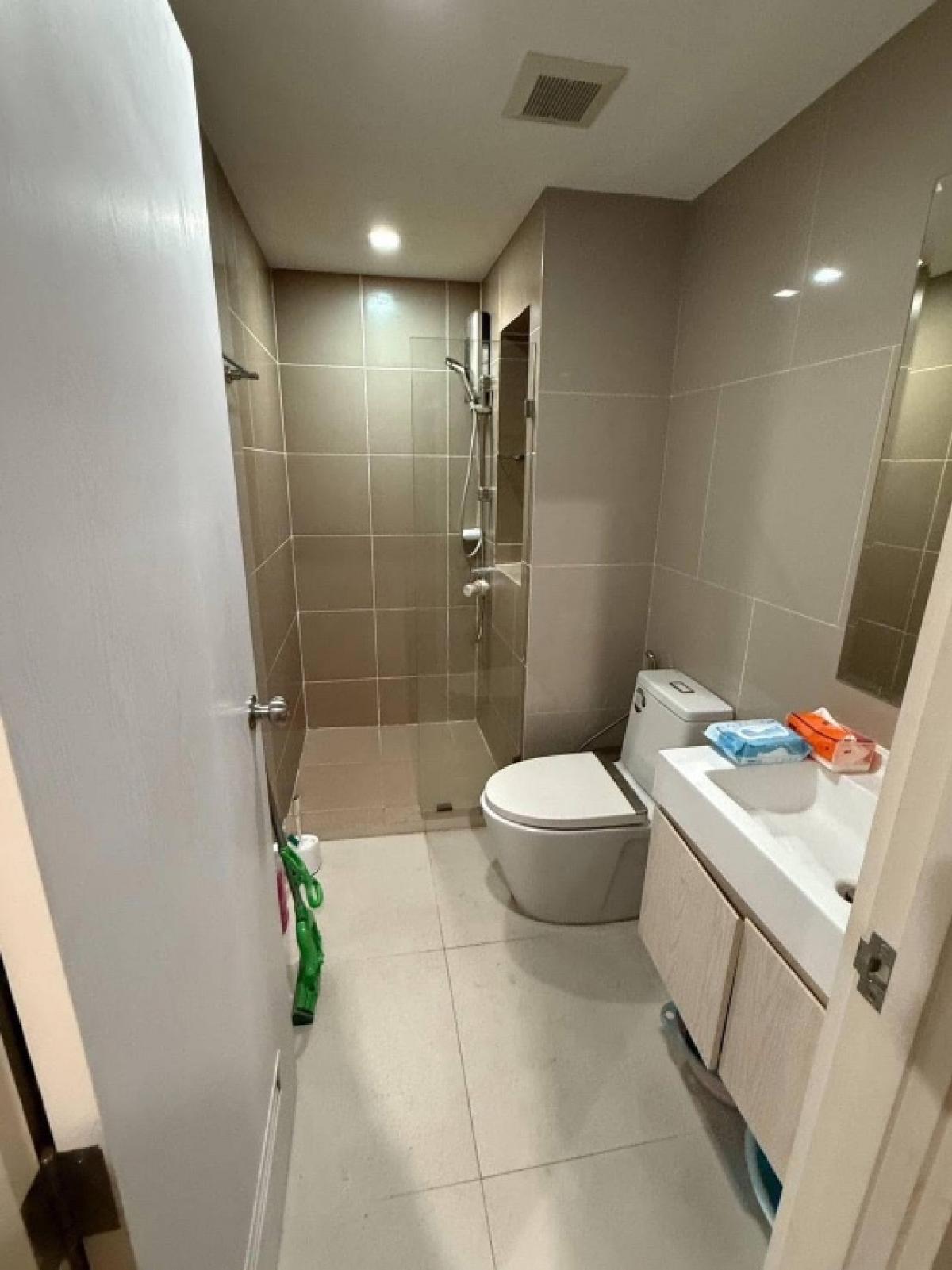 For RentCondoPattanakan, Srinakarin : For rent Rich Park @ Triple Station, 10th floor, size 35 sq m., price 14,000 baht, ready to move in📌