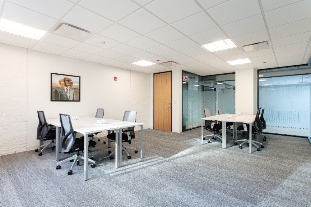 ให้เช่าราชเทวี พญาไท : Book open plan office space for businesses of all sizes in Spaces Vanit Place Aree