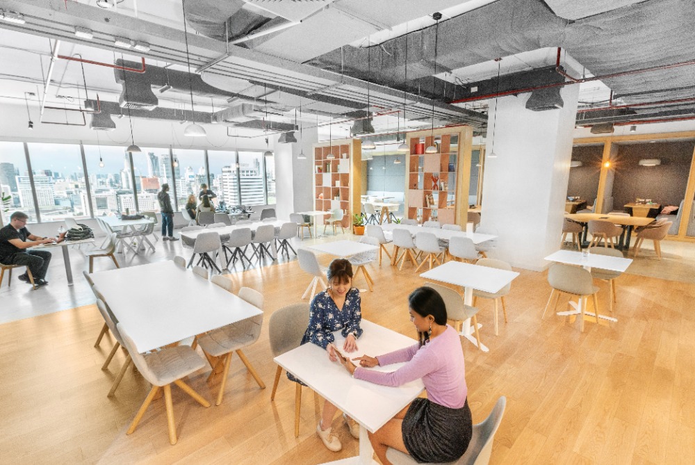 ให้เช่าสยาม จุฬา สามย่าน : Find a dedicated desk and get down to business in Spaces Chamchuri Square