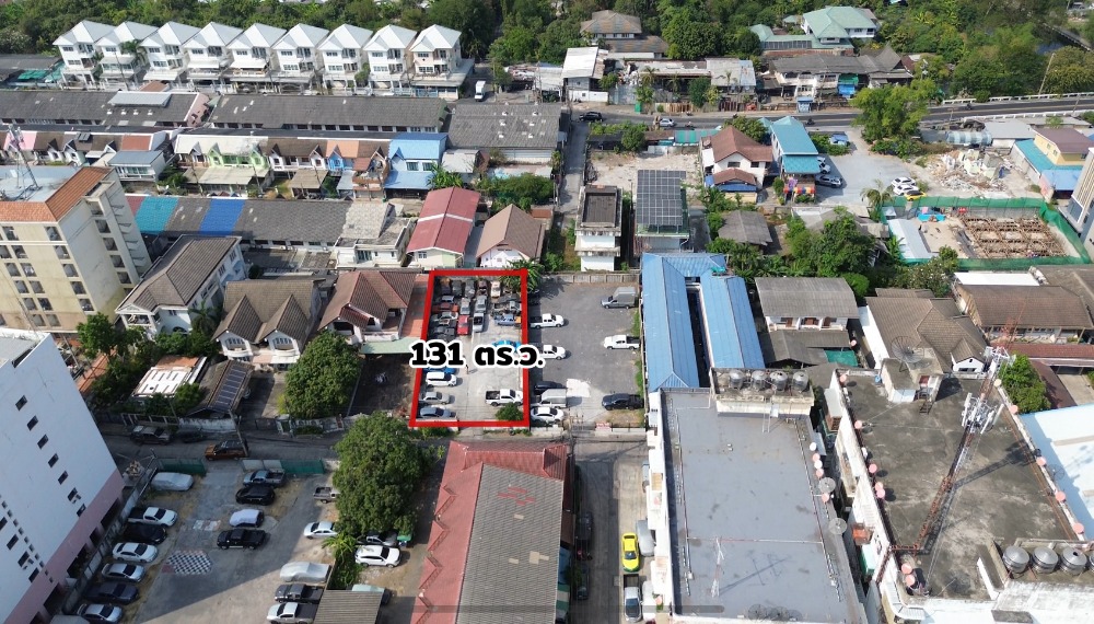 For SaleLandRatchadapisek, Huaikwang, Suttisan : ✨Land for Sale! Prime, Filled Land with Fence in Pracharat Bamphen 26 Alley, Soi 8, Near MRT Sutthisan and Huai Khwang✨
